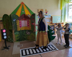 Развлечение по ПДД «Приключения бабы Яги» во второй младшей группе Развлечение по ПДД «Приключения бабы Яги» во второй младшей группе.